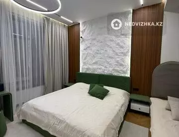 2-комнатная квартира, этаж 3 из 3, 81 м²
