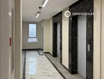 3-комнатная квартира, этаж 8 из 12, 81 м²