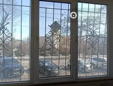 Офисное помещение, этаж 1 из 5, В жилом доме, 60 м²