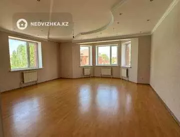 5-комнатный дом, 12 соток, 247 м²