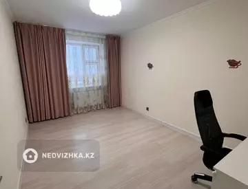 3-комнатная квартира, этаж 3 из 6, 80 м²