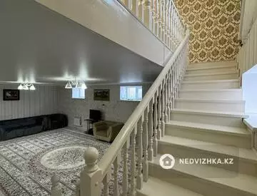6-комнатный дом, 10 соток, 310 м²