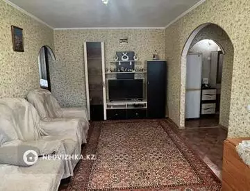 3-комнатная квартира, этаж 3 из 5, 59 м²