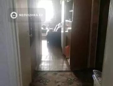 3-комнатная квартира, этаж 4 из 10, 72 м²