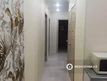 3-комнатная квартира, этаж 1 из 3, 63 м², На длительный срок