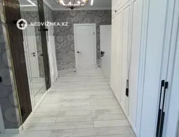 3-комнатная квартира, этаж 4 из 7, 90 м²