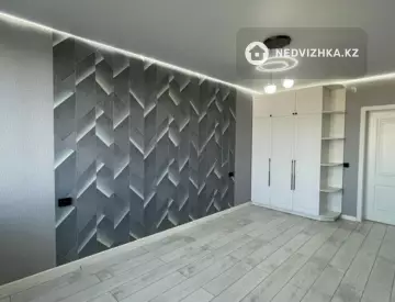 3-комнатная квартира, этаж 4 из 7, 90 м²