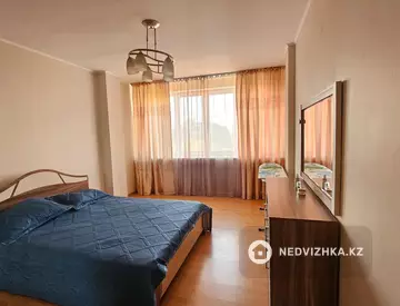3-комнатная квартира, этаж 9 из 10, 82 м²