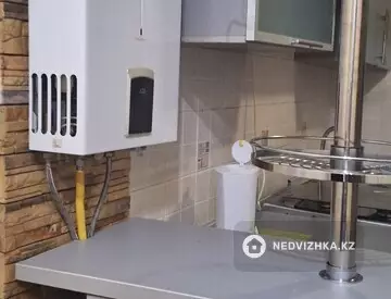 3-комнатная квартира, этаж 4 из 4, 74 м², На длительный срок