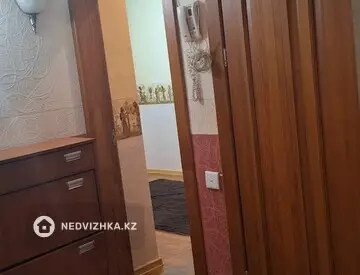 3-комнатная квартира, этаж 4 из 4, 74 м², На длительный срок