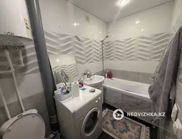 1-комнатная квартира, этаж 9 из 9, 38 м²