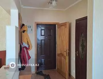 1-комнатная квартира, этаж 2 из 5, 54 м², На длительный срок