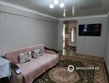 2-комнатная квартира, этаж 2 из 5, 50 м², Посуточно