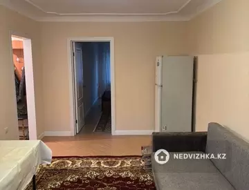 2-комнатная квартира, этаж 3 из 5, 45 м², На длительный срок