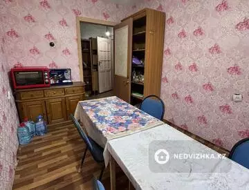 4-комнатная квартира, этаж 4 из 5, 61 м²