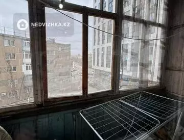 4-комнатная квартира, этаж 4 из 5, 61 м²