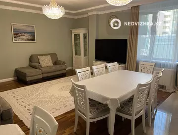 3-комнатная квартира, этаж 6 из 12, 140 м²