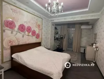 3-комнатная квартира, этаж 2 из 10, 100 м²