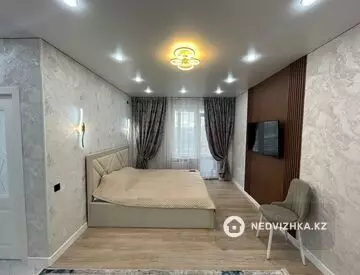 1-комнатная квартира, этаж 10 из 12, 38 м²