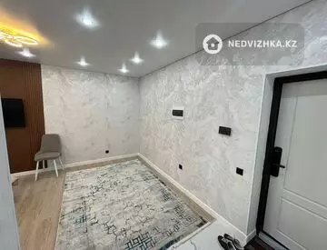 1-комнатная квартира, этаж 10 из 12, 38 м²
