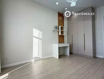 4-комнатная квартира, этаж 11 из 12, 92 м²