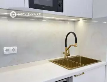 4-комнатная квартира, этаж 11 из 12, 92 м²
