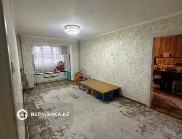 4-комнатная квартира, этаж 4 из 5, 76 м²