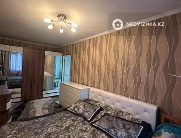 4-комнатная квартира, этаж 4 из 5, 76 м²