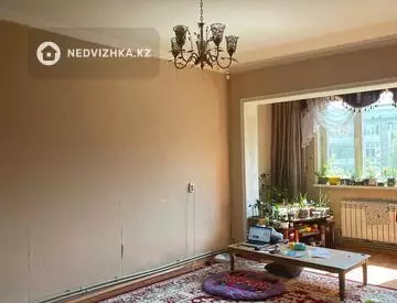 4-комнатная квартира, этаж 4 из 5, 88 м²