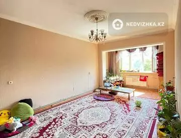 4-комнатная квартира, этаж 4 из 5, 88 м²