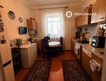 3-комнатная квартира, этаж 8 из 9, 106 м²