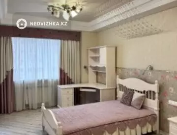 4-комнатная квартира, этаж 9 из 25, 125 м²