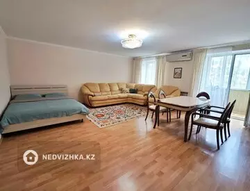 3-комнатная квартира, этаж 2 из 4, 80 м²