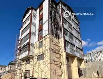 4-комнатная квартира, этаж 2 из 5, 200 м²