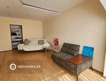 2-комнатная квартира, этаж 3 из 5, 58 м²