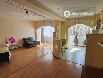 2-комнатная квартира, этаж 3 из 5, 58 м²