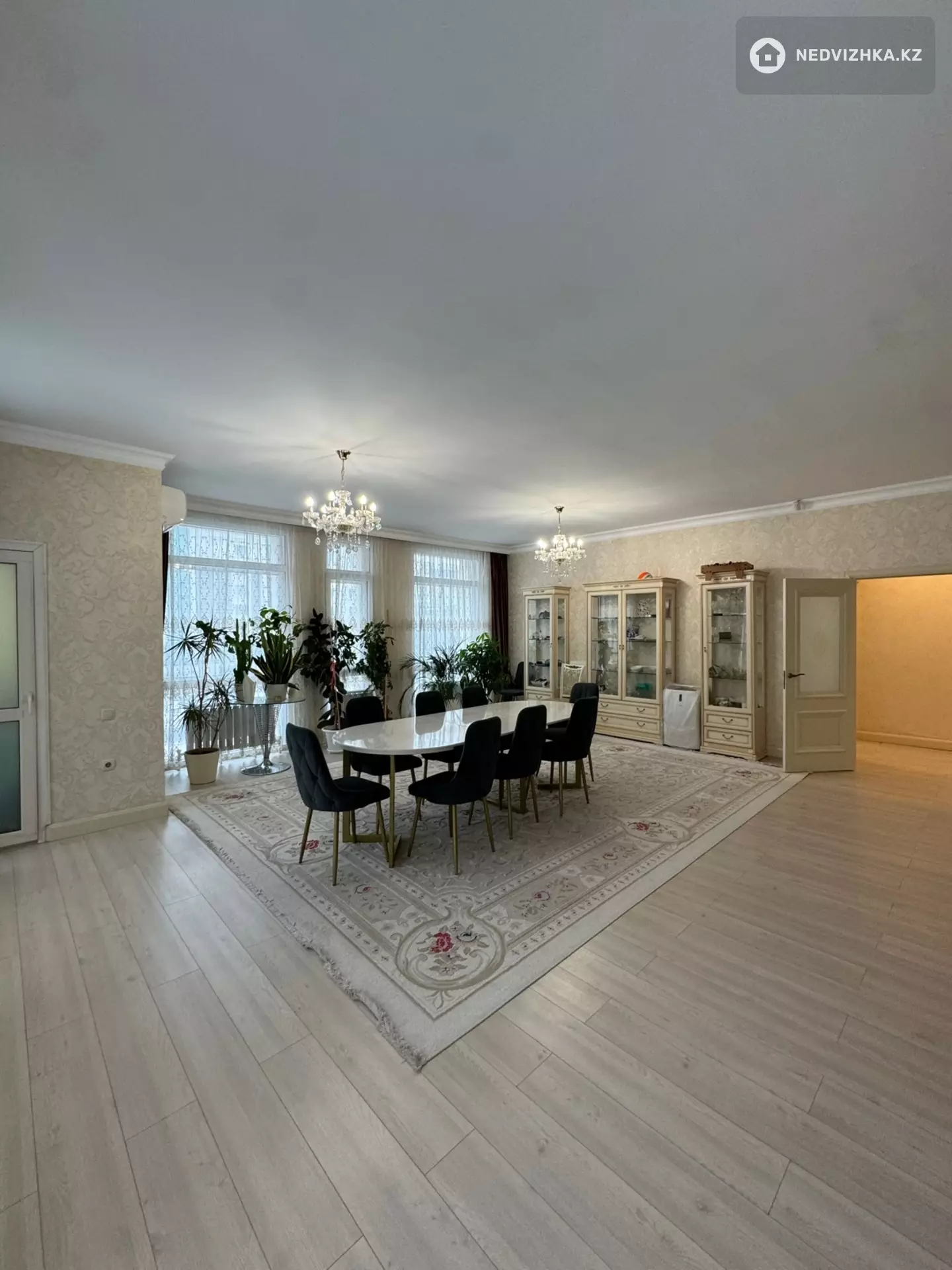 221 м², 4-комнатная квартира, этаж 3 из 8, 221 м², изображение - 1