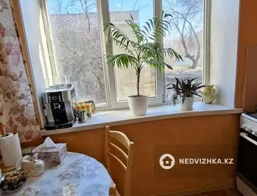 2-комнатная квартира, этаж 2 из 5, 52 м²