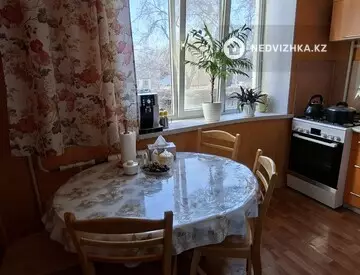 2-комнатная квартира, этаж 2 из 5, 52 м²