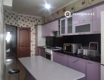3-комнатная квартира, этаж 1 из 5, 87 м²