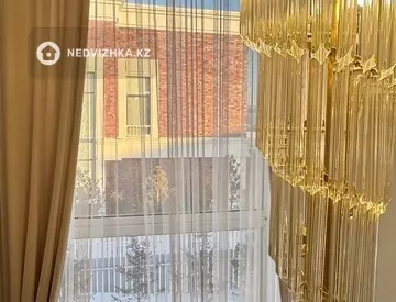 4-комнатный дом, 10 соток, 240 м²