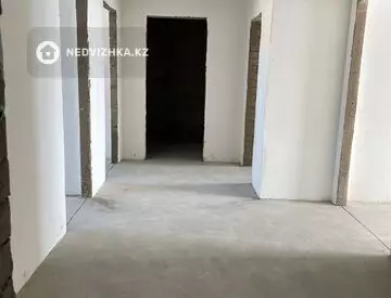 3-комнатная квартира, этаж 8 из 9, 85 м²