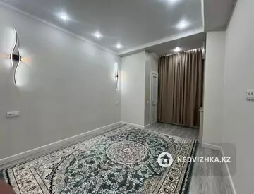 3-комнатная квартира, этаж 7 из 9, 89 м², На длительный срок