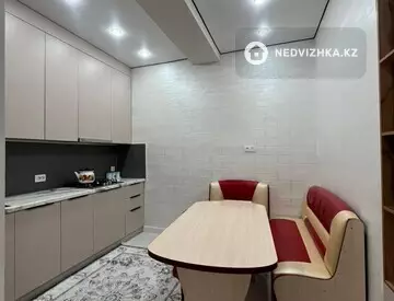 3-комнатная квартира, этаж 7 из 9, 89 м², На длительный срок