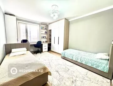 4-комнатная квартира, этаж 9 из 9, 137 м²