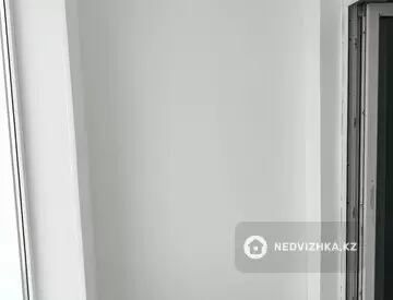 1-комнатная квартира, этаж 9 из 9, 40 м²