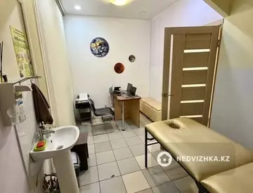 Офис, этаж 1 из 1, В жилом доме, 72 м²