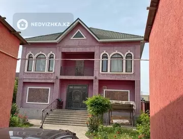 8-комнатная часть дома, 10 соток, 600 м²