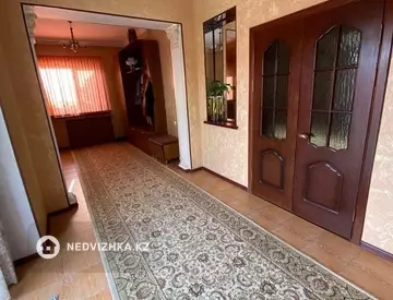 8-комнатная часть дома, 10 соток, 600 м²