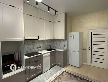 2-комнатная квартира, этаж 11 из 12, 75 м², На длительный срок